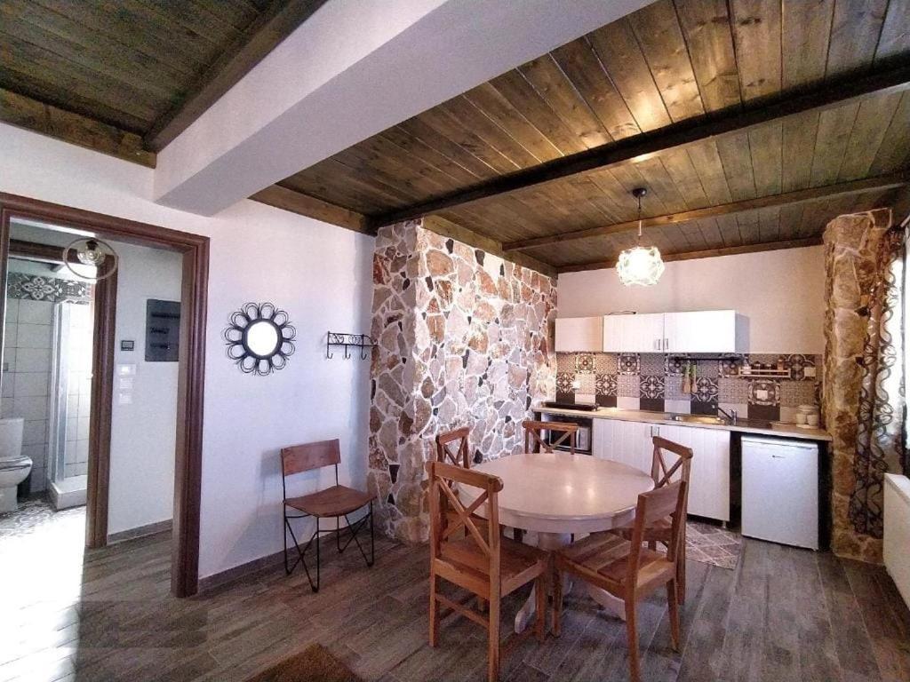 ÉmbonasRustic Houseアパートメント エクステリア 写真